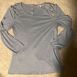 Such a great fitting top!